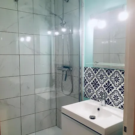 Agreable Studio Neuf Avec Vue + Parking Gratuit Bagneres-de-Luchon Exterior photo